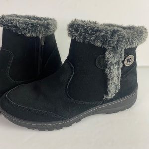 Khombu Iris Suede Ankle Boots